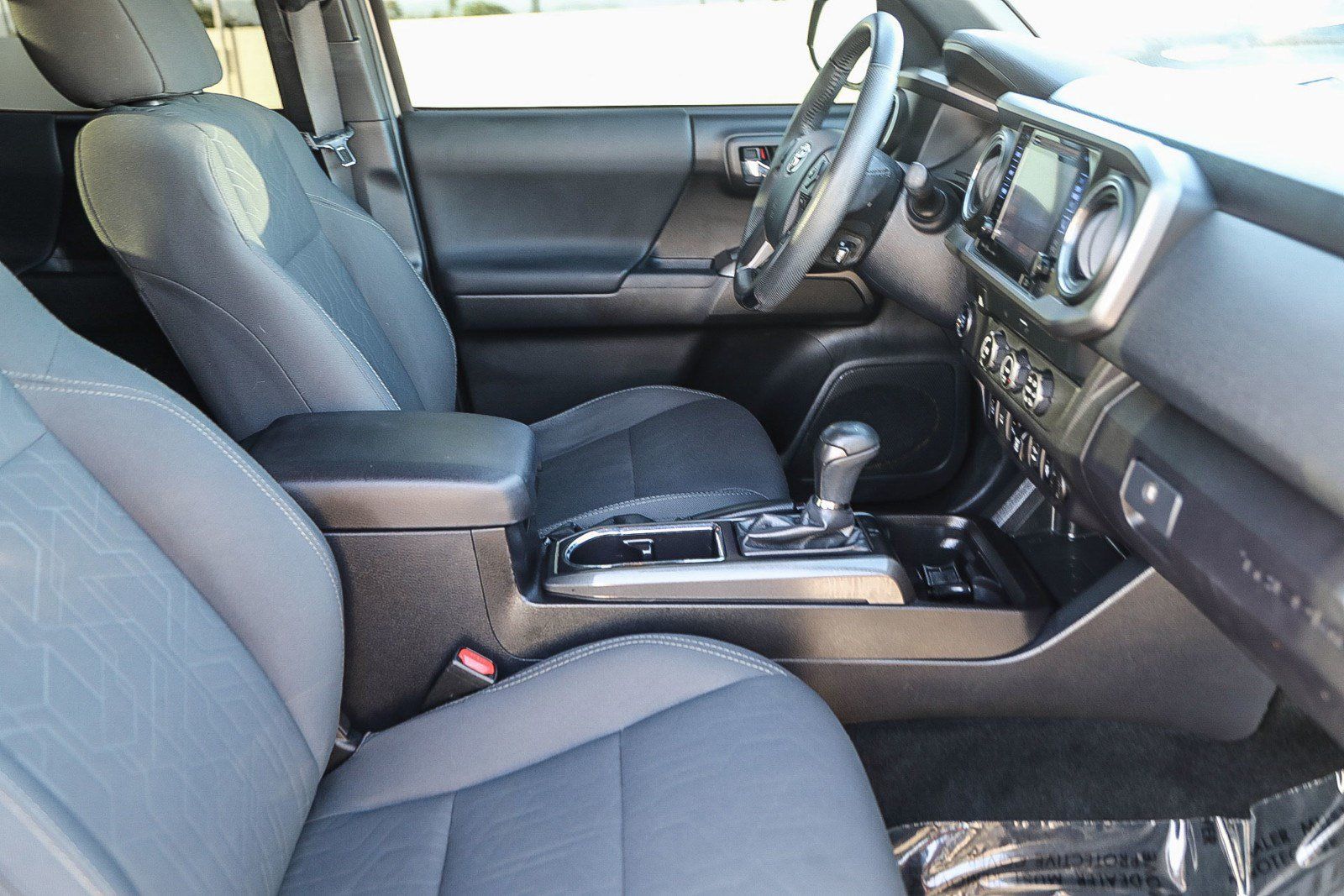 Used 2019 Toyota Tacoma TRD Off-Road w/ Technology Package RWD image 16
