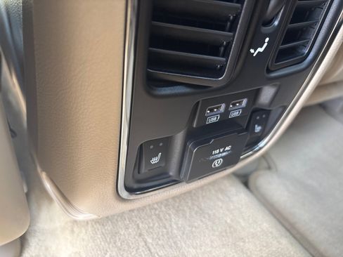 Used 2020 Jeep Grand Cherokee Overland image 5