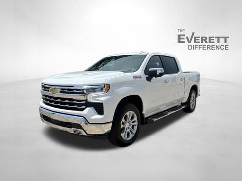 Used 2025 Chevrolet Silverado 1500 LTZ AWD/4WD image 3