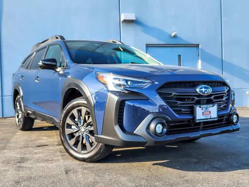 Certified 2025 Subaru Outback Onyx Edition w/ Tech Package 3 AWD/4WD image 1