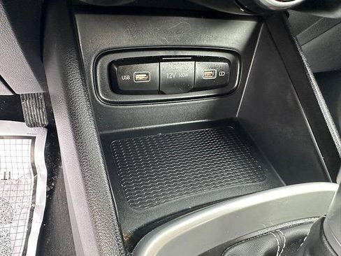 Used 2022 Hyundai Venue SEL w/ Cargo Package image 29