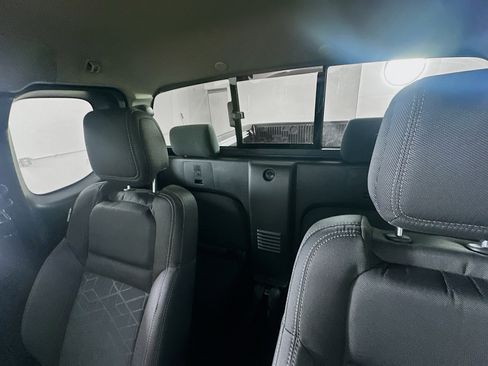 Used 2025 Nissan Frontier SV w/ SV Convenience Package image 25