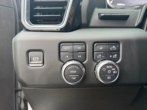 Used 2022 GMC Sierra 1500 Denali w/ Denali Reserve Package AWD/4WD image 31
