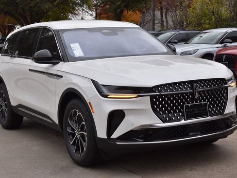 New 2026 Lincoln Nautilus Premier image 3