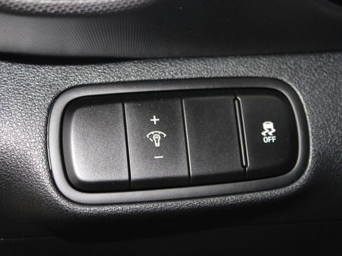 Used 2023 Hyundai Venue SEL FWD image 24