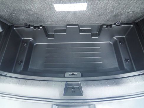 Used 2023 Chevrolet Traverse RS w/ LPO, Floor Liner Package AWD/4WD image 32