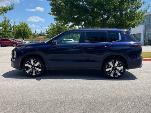 Used 2025 Mitsubishi Outlander SE AWD/4WD image 4