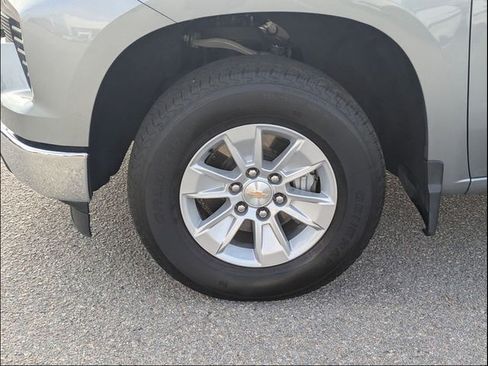 Used 2025 Chevrolet Silverado 1500 LT RWD image 10