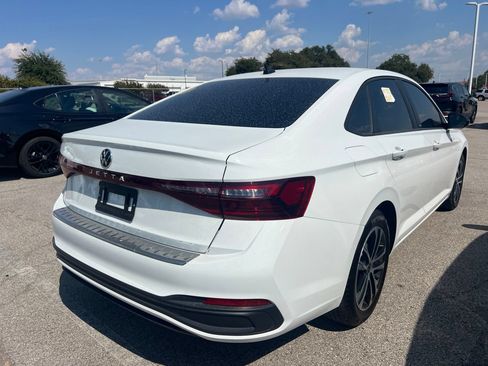 Used 2025 Volkswagen Jetta Sport FWD image 4