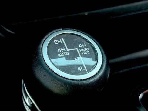 Used 2022 Jeep Wrangler Unlimited Sahara AWD/4WD image 14