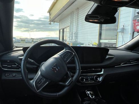 Used 2025 Buick Envista Sport Touring FWD image 32