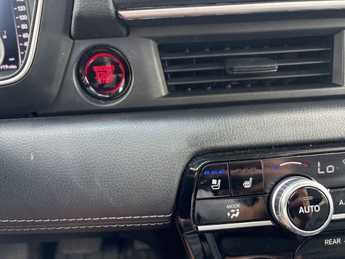 Used 2025 Honda Pilot Elite image 7