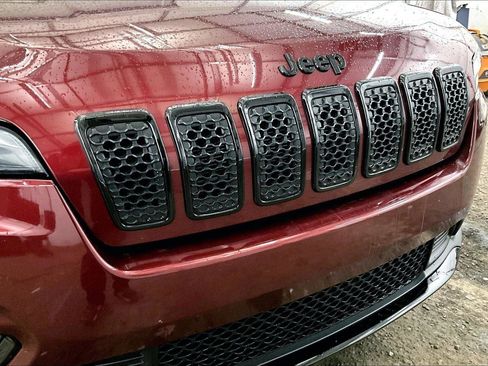 Used 2020 Jeep Cherokee Latitude Plus image 30