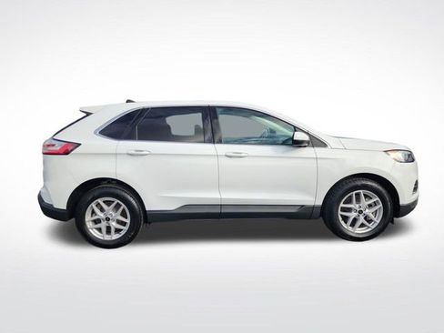 Used 2024 Ford Edge SEL image 9