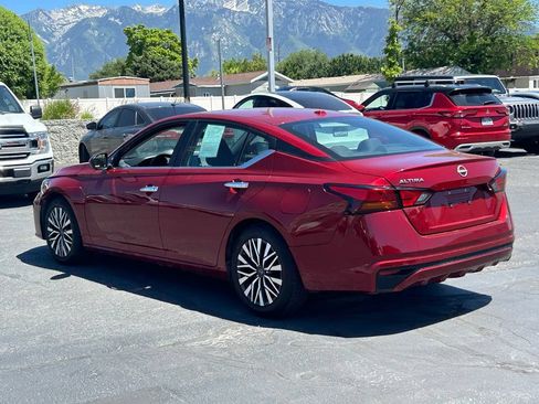 Used 2025 Nissan Altima 2.5 SV FWD image 6