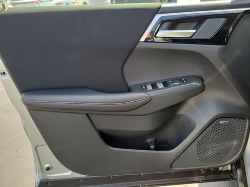 Used 2026 Mitsubishi Outlander ES FWD image 14