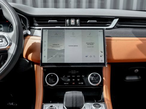 New 2026 Jaguar F-PACE R-Dynamic S image 18