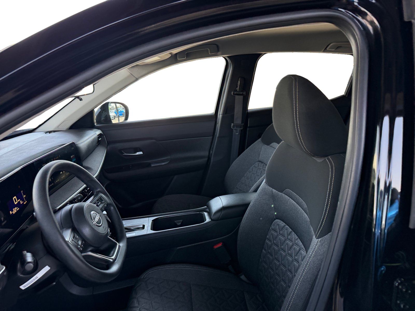 Used 2025 Nissan Kicks SV FWD image 10