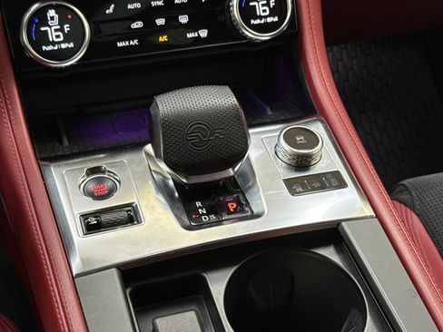 Used 2023 Jaguar F-PACE SVR image 26