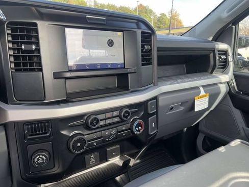 New 2026 Ford F250 XL w/ XL Chrome Package RWD image 16