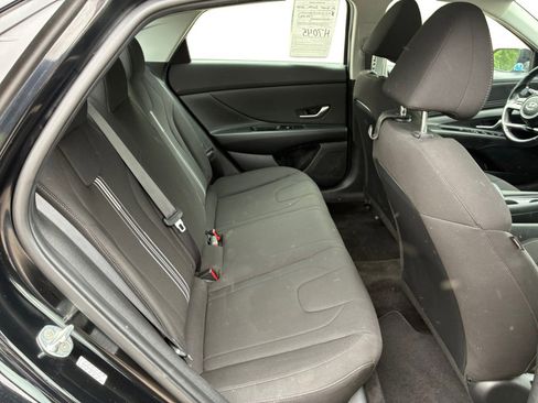 Used 2023 Hyundai Elantra SEL w/ Convenience Package FWD image 25