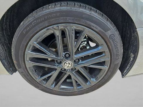 Used 2025 Toyota Camry SE FWD image 10