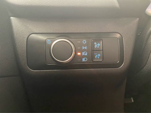 Used 2022 Ford Escape SE image 36