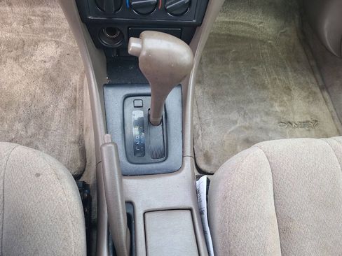 Used 2001 Toyota Camry LE image 17