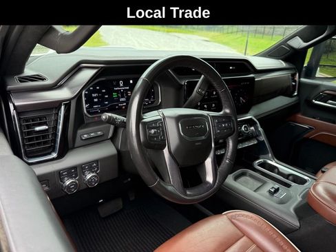 Used 2024 GMC Sierra 2500 Denali Ultimate AWD/4WD image 3