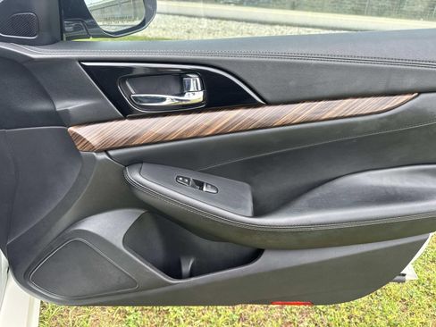 Used 2016 Nissan Maxima Platinum FWD image 12