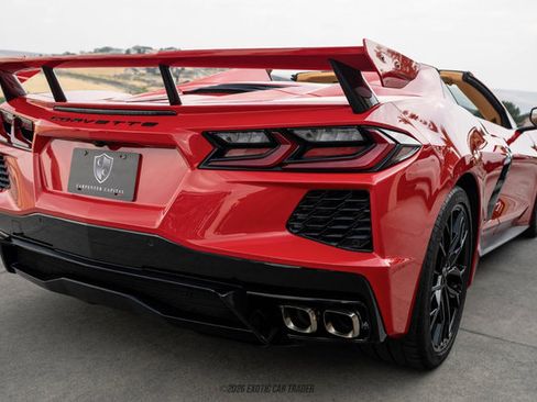Used 2023 Chevrolet Corvette Stingray Premium Conv w/ Z51 Performance Package RWD image 8