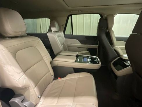 Used 2023 Lincoln Navigator L Reserve image 14
