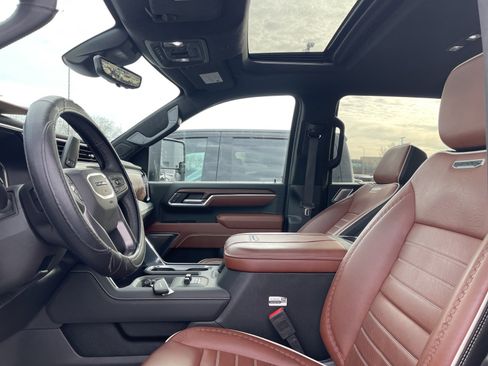 Used 2025 GMC Sierra 2500 Denali Ultimate w/ Max Trailering Package image 5