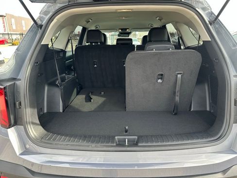 Certified 2025 Kia Sorento S image 32