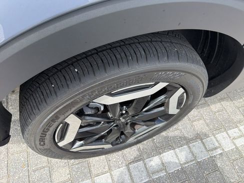 Used 2025 Kia Telluride S image 7