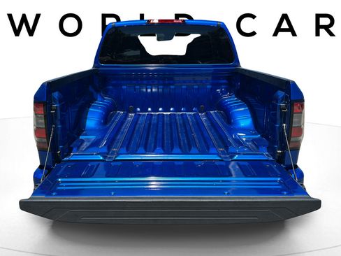 Used 2025 Nissan Frontier SV RWD image 9