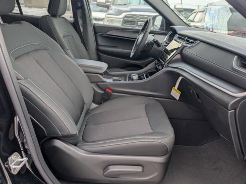 New 2026 Jeep Grand Cherokee Laredo X image 6