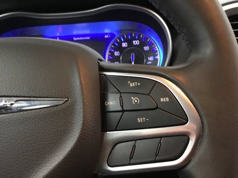 Used 2023 Chrysler 300 Touring RWD image 33