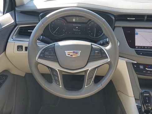 Certified 2024 Cadillac XT5 Premium Luxury AWD/4WD image 32