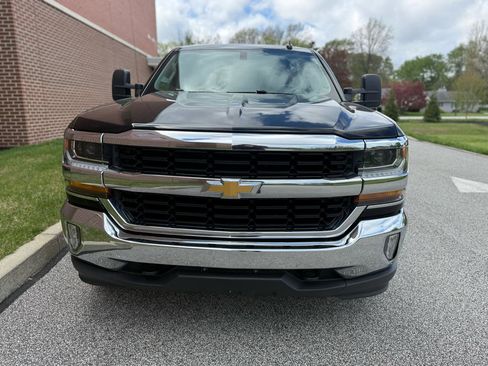 Used 2017 Chevrolet Silverado 1500 LT w/ All Star Edition AWD/4WD image 2