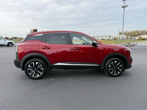 Used 2026 Nissan Kicks SV w/ SV Premium Package AWD/4WD image 9