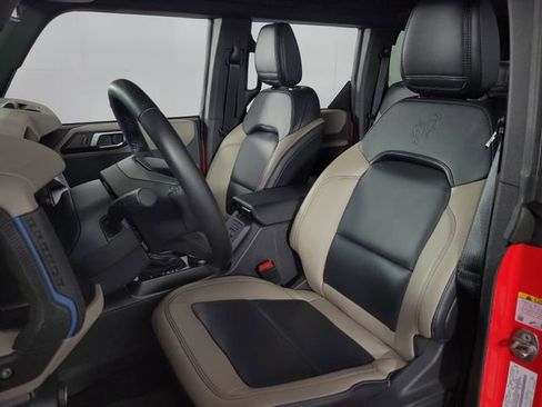 Used 2023 Ford Bronco Wildtrak image 14