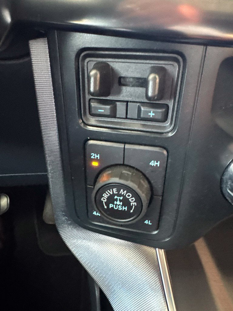 Used 2025 Ford F150 Platinum w/ Equipment Group 702A High AWD/4WD image 26
