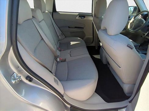 Used 2011 Subaru Forester 2.5X Premium w/ All-Weather Pkg image 18