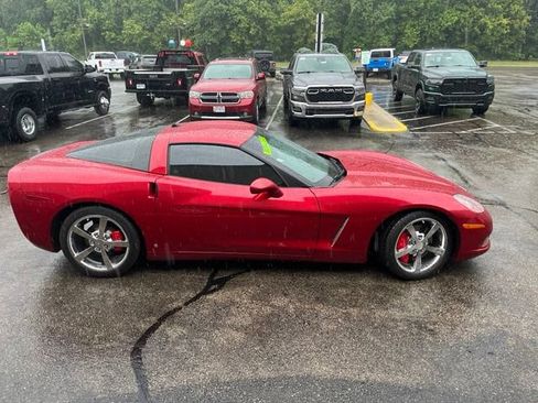 Used 2005 Chevrolet Corvette Coupe w/ Preferred Equipment Group RWD image 3
