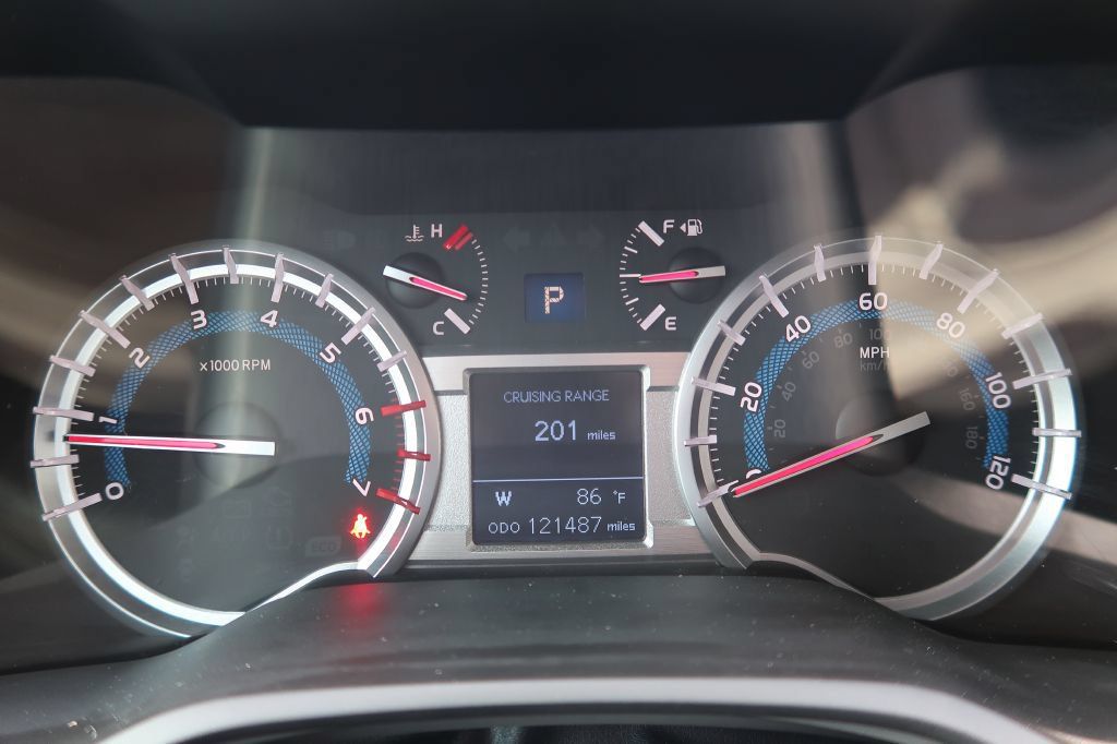 Used 2016 Toyota 4Runner SR5 AWD/4WD image 14