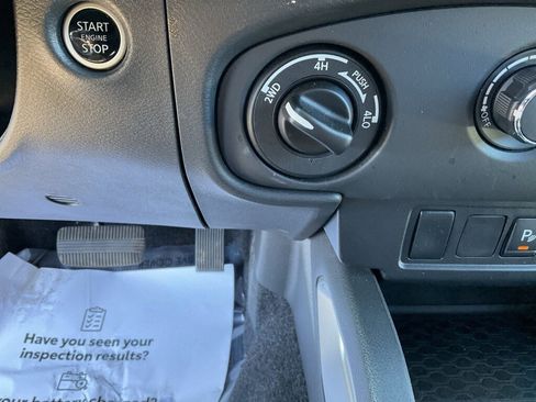 Used 2024 Nissan Frontier SV w/ Technology Package image 11