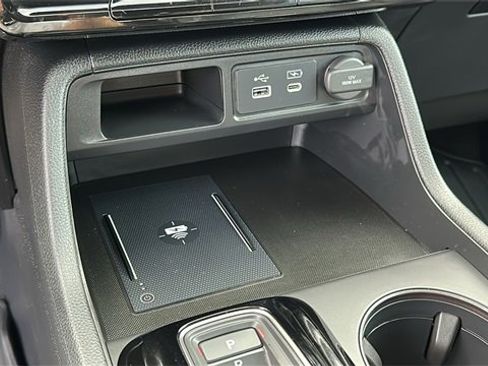 Used 2025 Honda Pilot TrailSport image 19