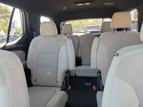 Certified 2023 Chevrolet Traverse LT image 40