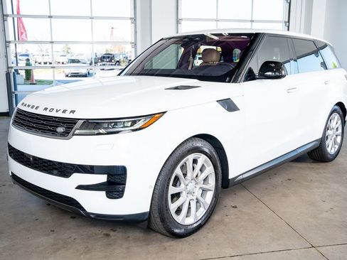 Used 2023 Land Rover Range Rover Sport SE image 11